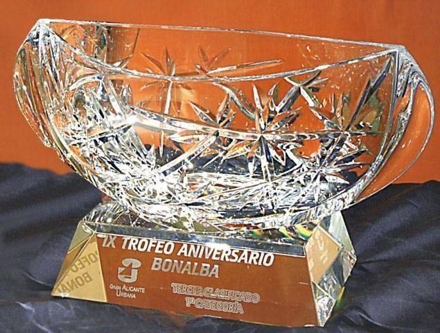 Trofeo Dogon Cristal Tallado Estrella 