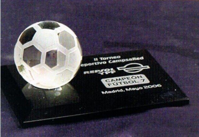 Trofeo Lozi Futbol Peana Negra 