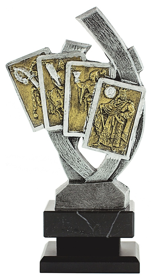 Trofeo de Cartas realizado en resina con acabado de bronce. 