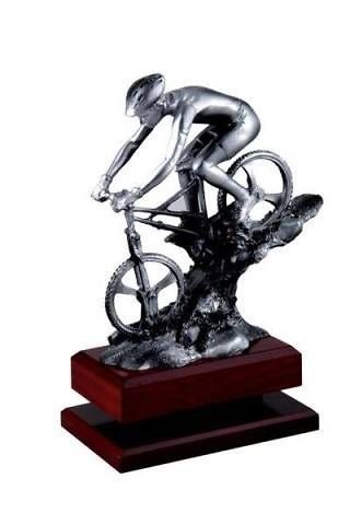 Trofeo de Ciclismo montaña en resina con acabado en plata. 