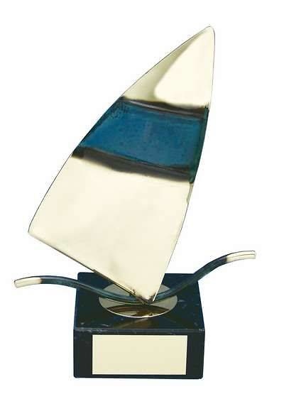 Trofeo vela latón 